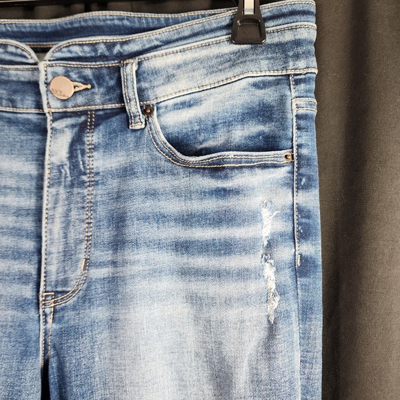 BKE Denim Womens Skinny Jeans Medium Wash Distressed Ripped Size 31 Stretch - Picture 3 of 8